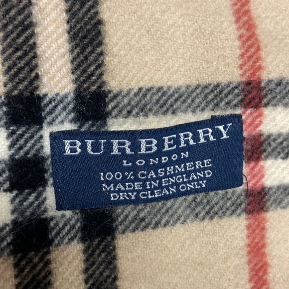 Burberry Happy scarf, double fringe and cashmere, British elegance and luxury - Picture 6 of 12